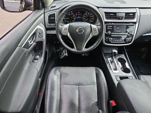 Used 2018 Nissan Altima 2.5 SL FWD image 11