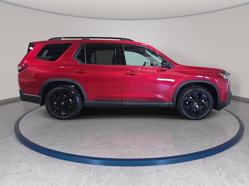 Used 2026 Honda Pilot Black Edition image 5