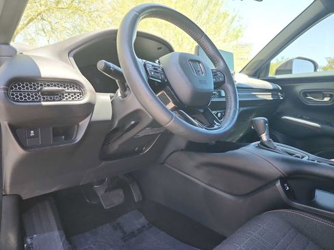 Used 2023 Honda HR-V Sport image 10