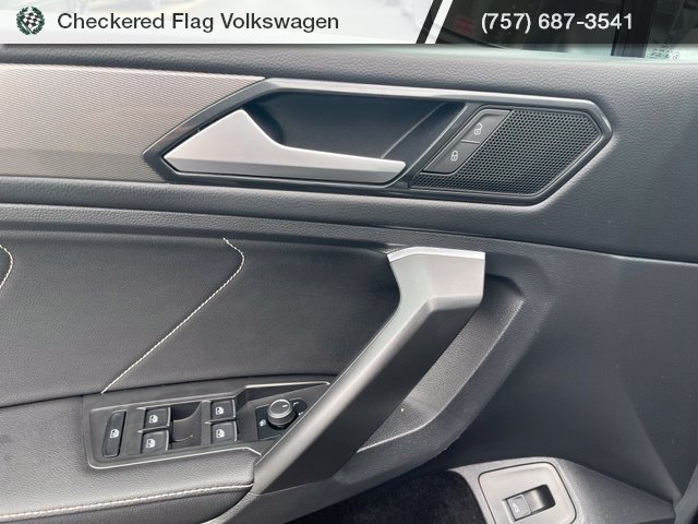 Used 2022 Volkswagen Tiguan SE w/ Panoramic Sunroof Package AWD/4WD image 14