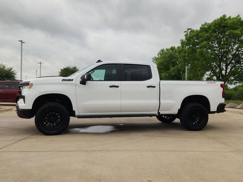 Used 2024 Chevrolet Silverado 1500 LT Trail Boss w/ Convenience Package II image 4