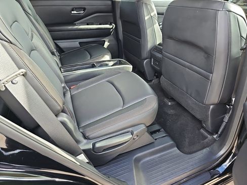 Used 2022 Nissan Pathfinder SL w/ SL Premium Package image 11