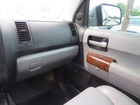 Used 2008 Toyota Sequoia Limited image 16