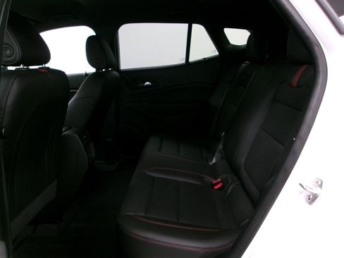 Used 2025 Chevrolet Trax RS w/ Driver Confidence Package FWD image 8