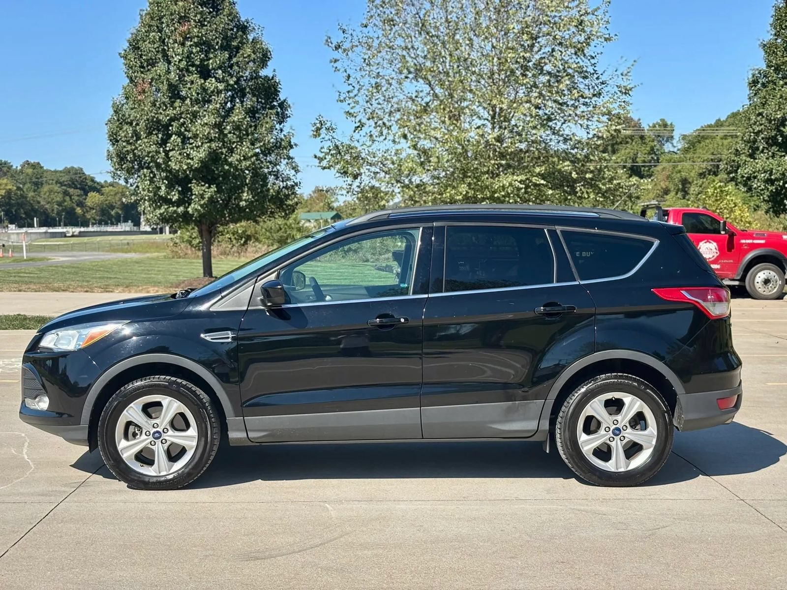 Used 2016 Ford Escape SE w/ Equipment Group 201A AWD/4WD image 10