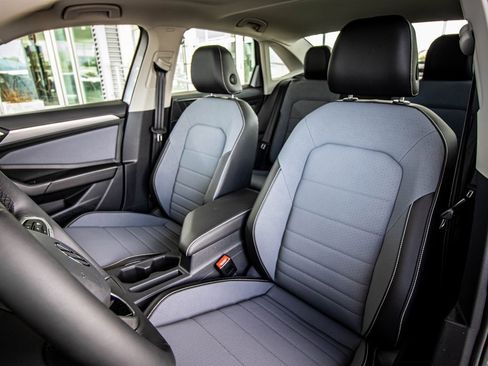 New 2026 Volkswagen Jetta SE image 28