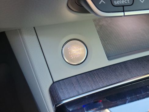 Used 2022 Audi Q5 2.0T Premium w/ Convenience Package image 38