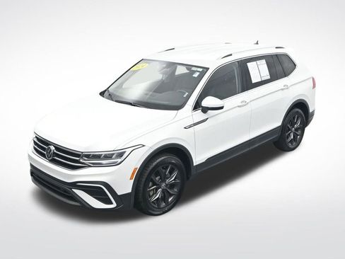 Used 2024 Volkswagen Tiguan SE image 23