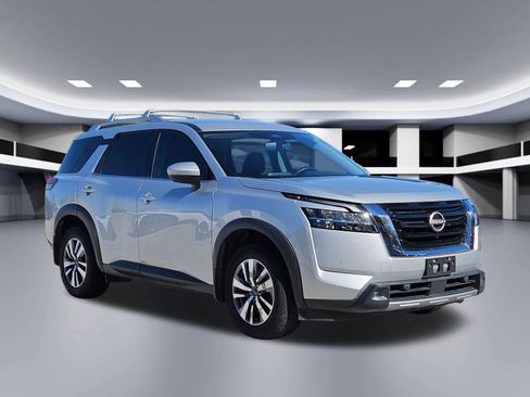 Used 2022 Nissan Pathfinder SL image 8