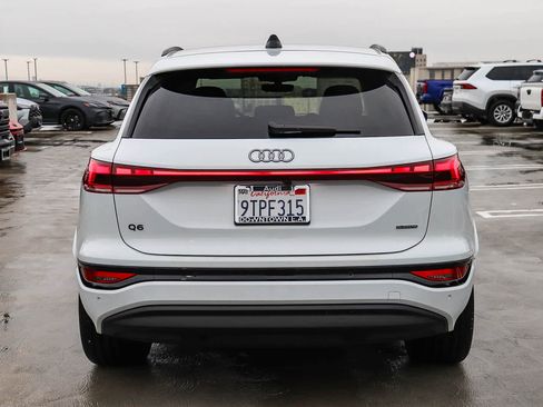 Used 2025 Audi Q6 e-tron Premium w/ Convenience Package image 8