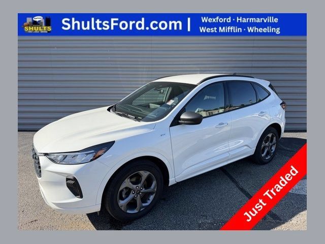 Used 2023 Ford Escape ST-Line w/ Tech Pack #1 AWD/4WD image 1