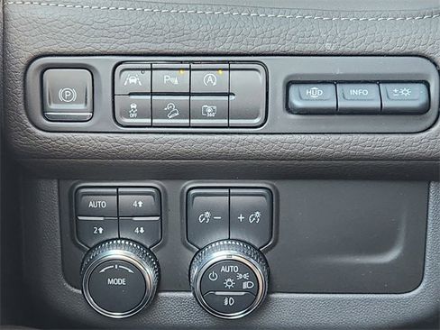 Used 2024 GMC Yukon Denali image 22