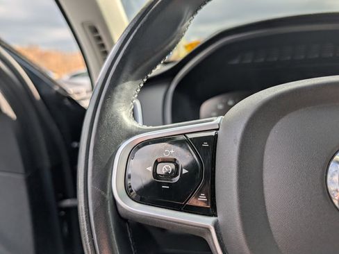 Used 2020 Volvo XC90 T5 Momentum w/ Protection Package image 14