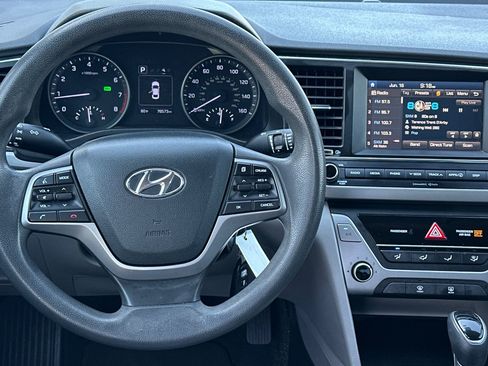 Used 2018 Hyundai Elantra SEL FWD image 14