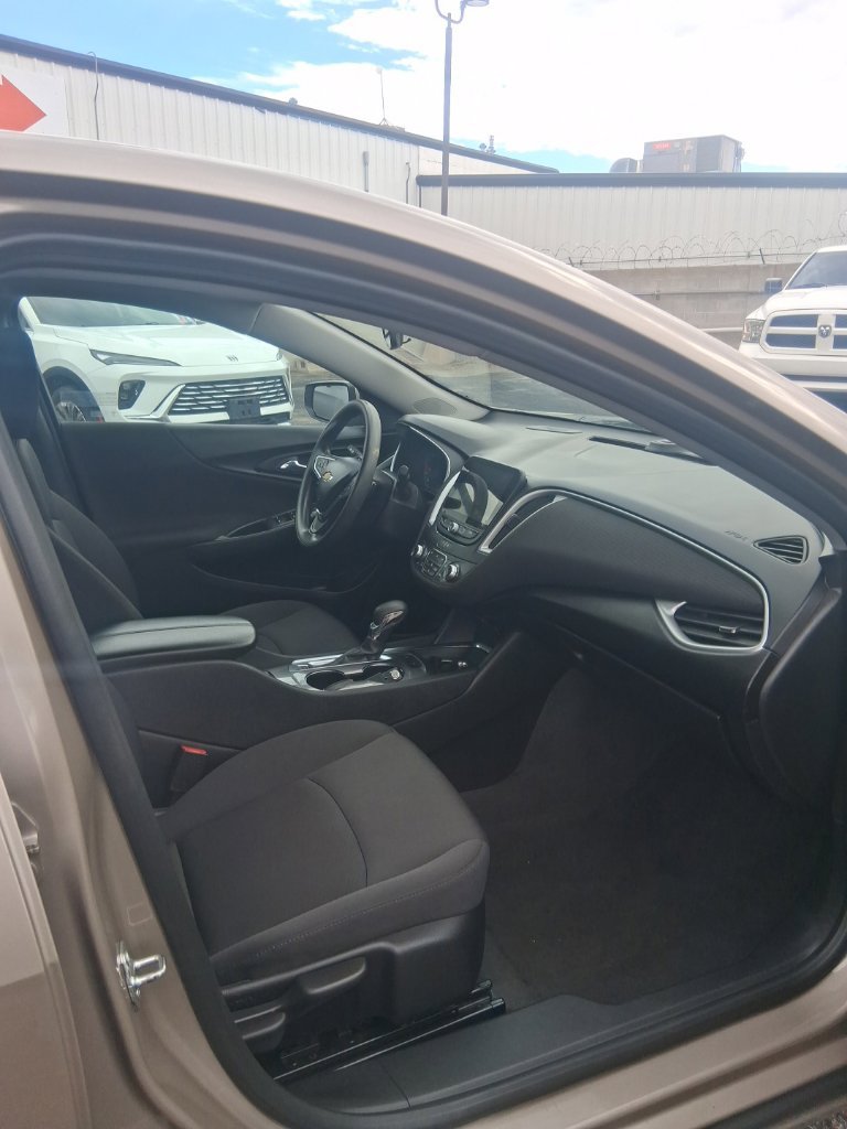 Used 2024 Chevrolet Malibu LT FWD image 6