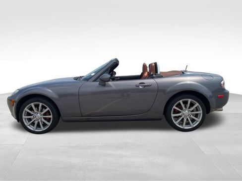 Used 2006 MAZDA MX-5 Miata Grand Touring w/ Premium Pkg RWD image 4