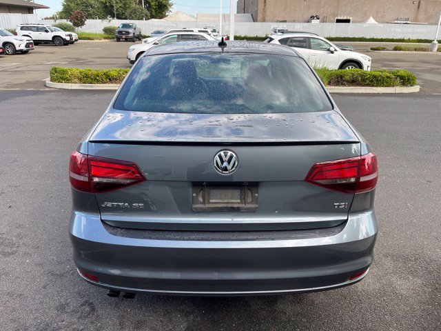 Used 2018 Volkswagen Jetta SE FWD image 4