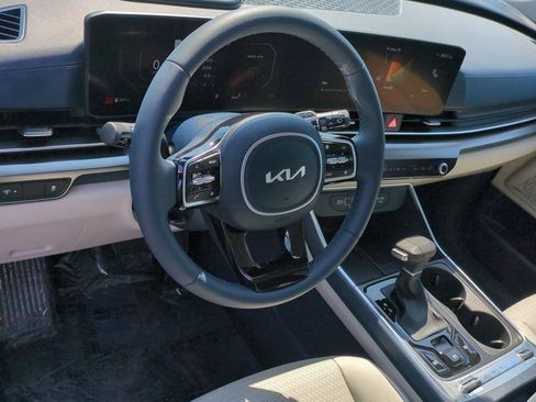 New 2026 Kia Carnival SX Prestige image 9