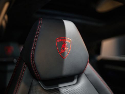 Used 2019 Lamborghini Urus image 13