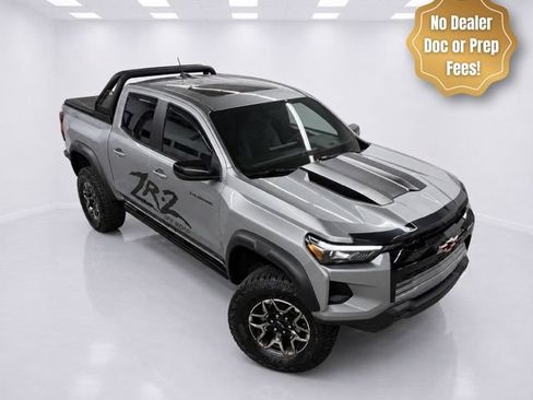 Used 2023 Chevrolet Colorado ZR2 AWD/4WD image 2