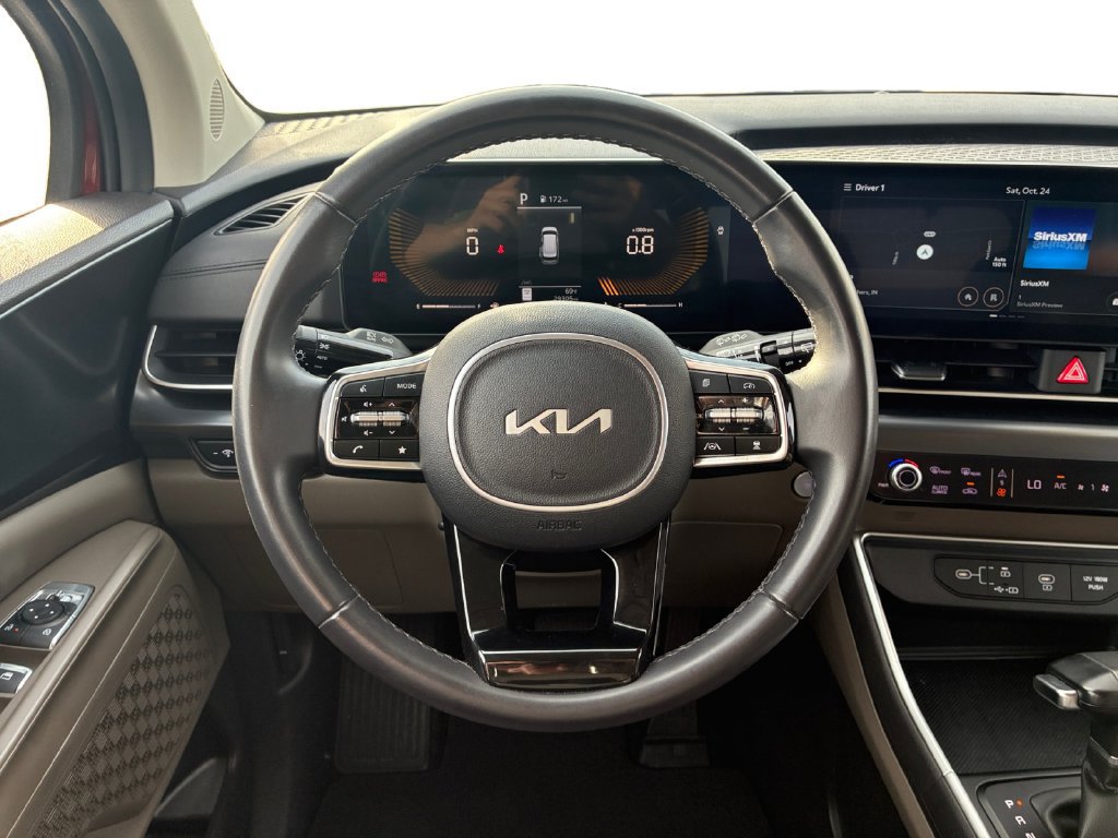 Used 2025 Kia Carnival FWD image 12