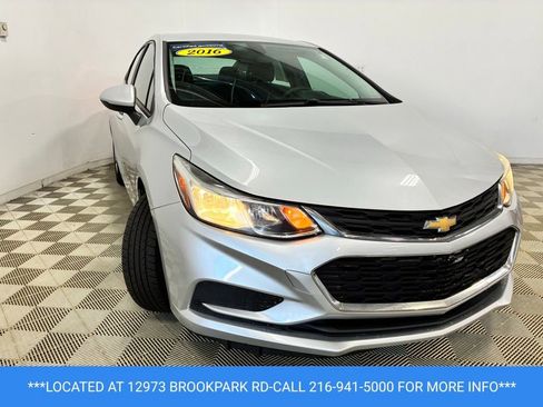 Used 2016 Chevrolet Cruze LS FWD image 2