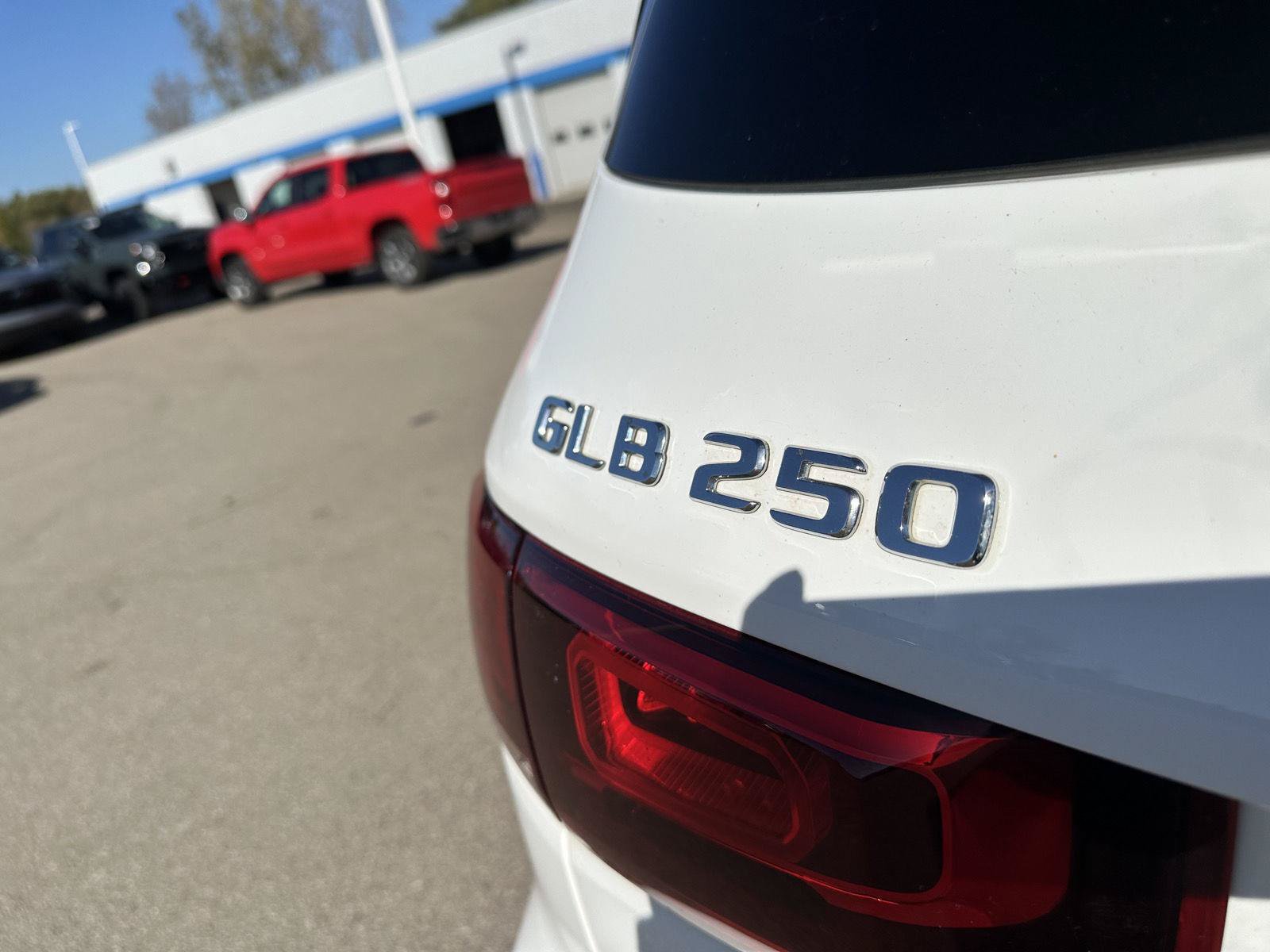 Used 2020 Mercedes-Benz GLB 250 4MATIC image 8