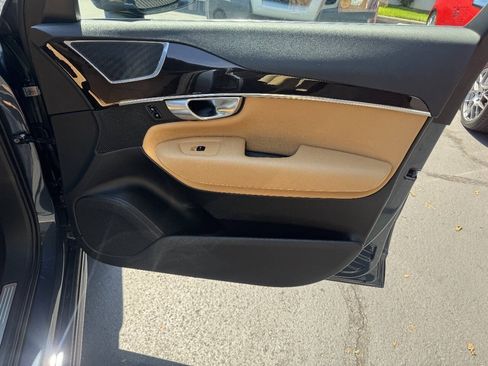 Used 2019 Volvo XC90 T6 Momentum w/ Advanced Package AWD/4WD image 17