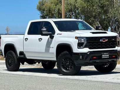 New 2026 Chevrolet Silverado 2500 ZR2 w/ LPO, Dark Essentials Package
