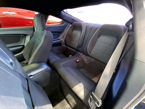 Used 2017 Ford Mustang Coupe RWD image 19
