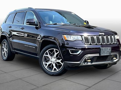 Used 2018 Jeep Grand Cherokee Limited AWD/4WD image 3