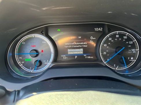 Used 2021 Toyota Venza Limited image 16