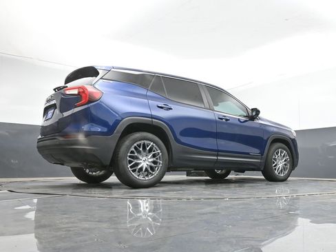 Used 2022 GMC Terrain SLE image 40