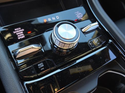 Used 2022 Jeep Grand Cherokee Overland image 12