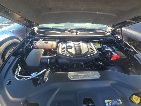 Used 2024 Jeep Wagoneer 4WD w/ Premium Group I image 5