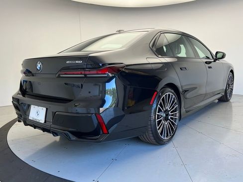 Used 2026 BMW i7 eDrive50 w/ M Sport Package image 3