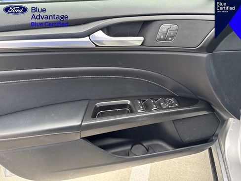 Used 2020 Ford Fusion Titanium AWD/4WD image 18