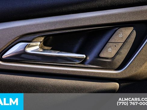 Used 2024 Chevrolet Traverse LT image 48