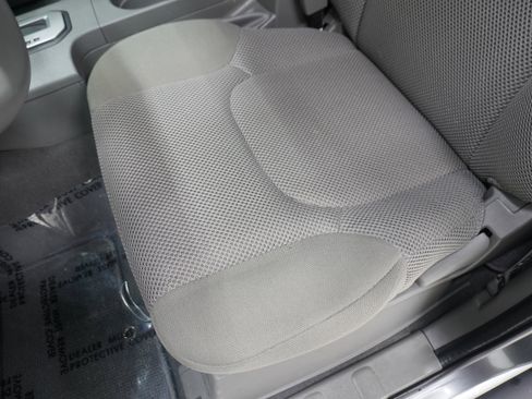 Used 2021 Nissan Frontier SV w/ Midnight Edition Floor Mats RWD image 12