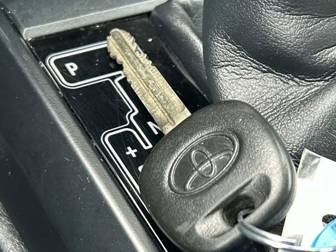 Used 2019 Toyota Tacoma SR5 RWD image 31