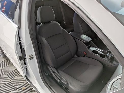 Used 2022 Chevrolet Malibu LT image 32