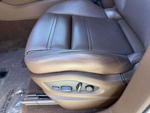 Used 2023 Porsche Cayenne Platinum Edition image 50