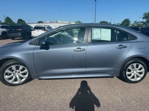 Used 2024 Toyota Corolla LE FWD image 5