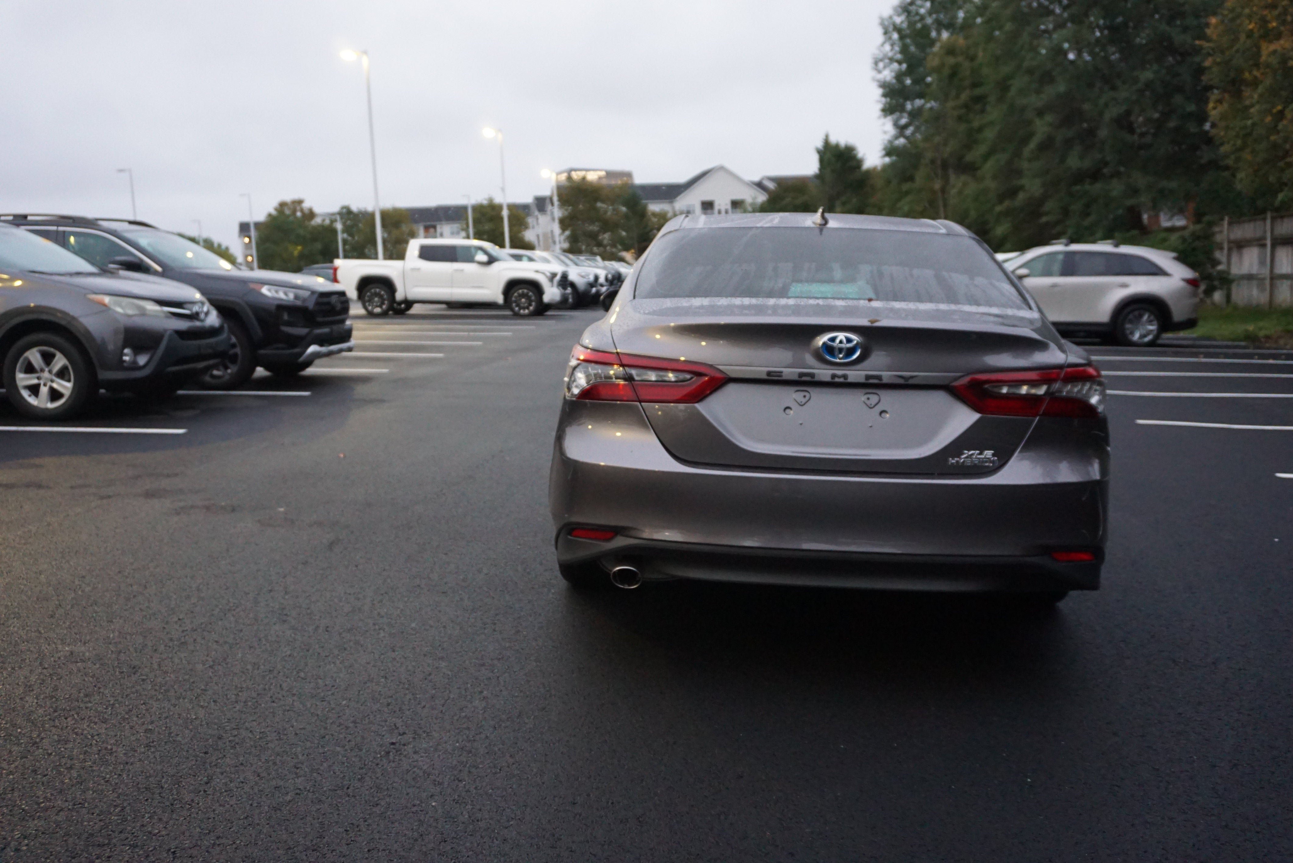Used 2022 Toyota Camry XLE w/ Cold Weather Package FWD image 4