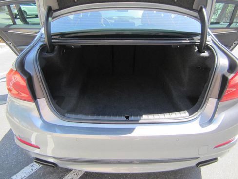 Used 2018 BMW 540i w/ Premium Package image 11