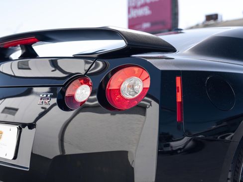 Used 2013 Nissan GT-R Black Edition AWD/4WD image 43