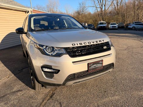 Used 2017 Land Rover Discovery Sport HSE image 10