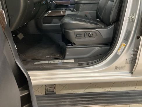 Used 2023 Chevrolet Silverado 3500 High Country w/ Z71 Off-Road Package image 10