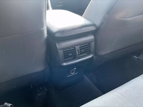 Used 2022 Toyota RAV4 LE AWD/4WD image 34