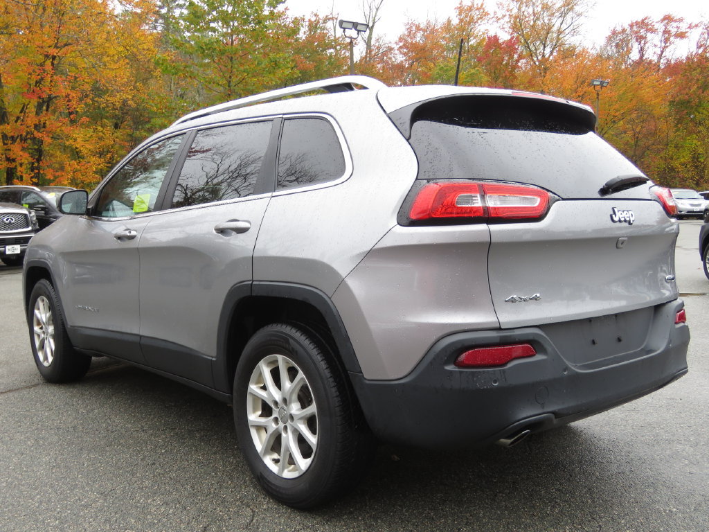 Used 2016 Jeep Cherokee Latitude w/ Safety/Convenience Group AWD/4WD image 7